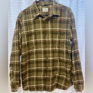 Mutual Weave Men’s Button Down Flannel